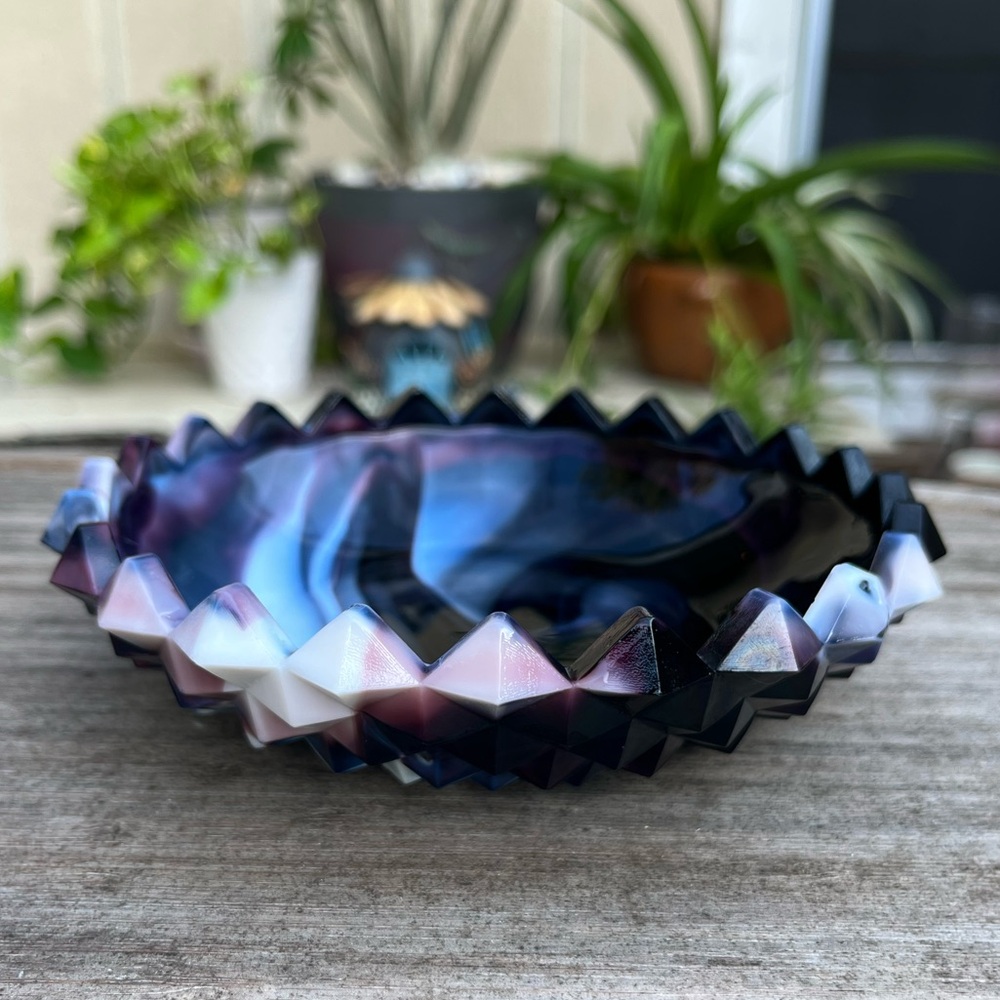 Vintage Westmoreland Diamond-Point Amethyst Slag Glass Candy Dish - Picture 6 of 10